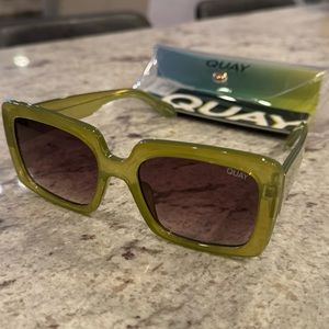 Quay Total Vibe Sunglasses